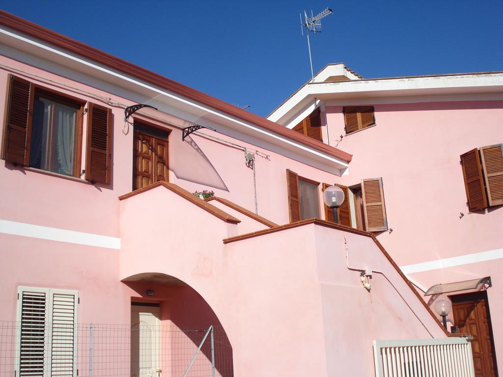 Bed and Breakfast L'Aurora Viola à Carbonia Extérieur photo